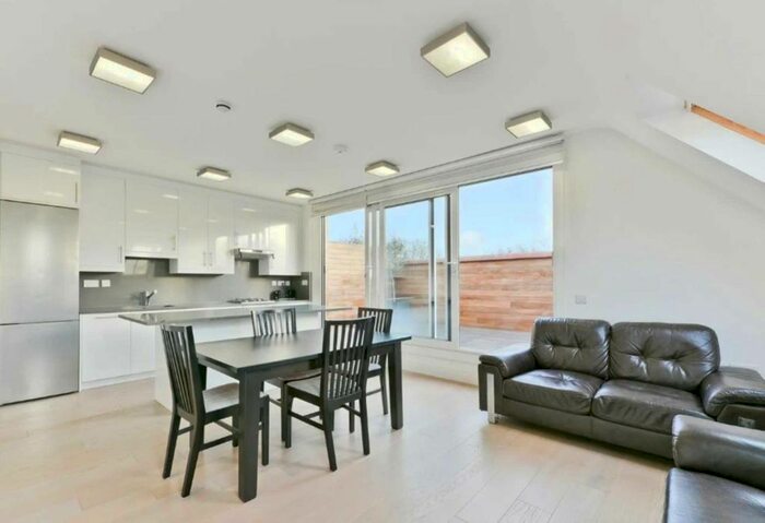 2 Bedroom Flat To Rent In Elm Avenue, London, W5