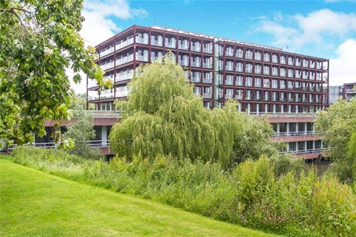 1 Bedroom Flat To Rent In Lake Shore Drive, Bristol, Somerset, BS13