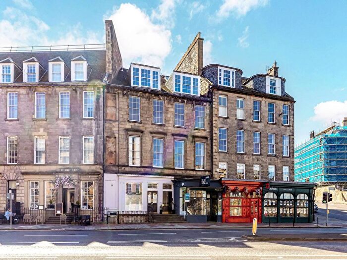 3 Bedroom Flat To Rent In Queen Street, City Centre, Edinburgh, EH2
