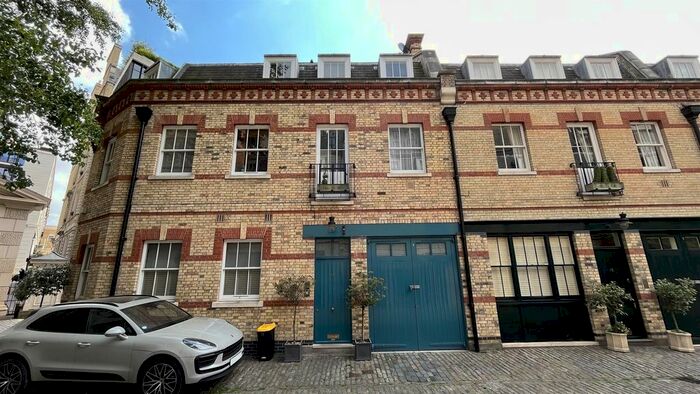 2 Bedroom Flat To Rent In Grosvenor Crescent Mews, London, SW1X