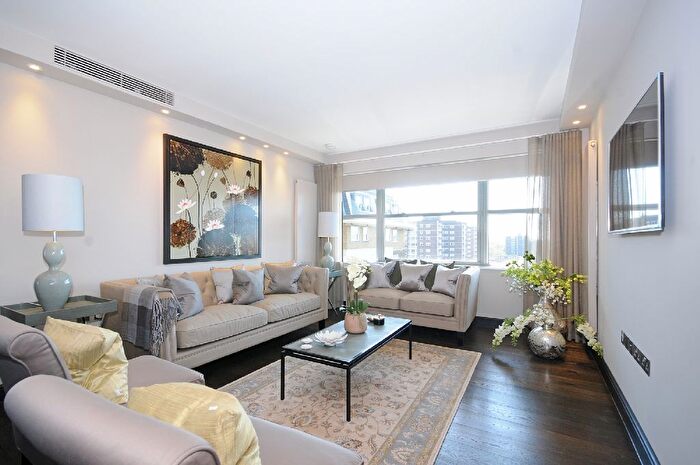 3 Bedroom Flat To Rent In St John's Wood Park, St Johns Wood, NW8