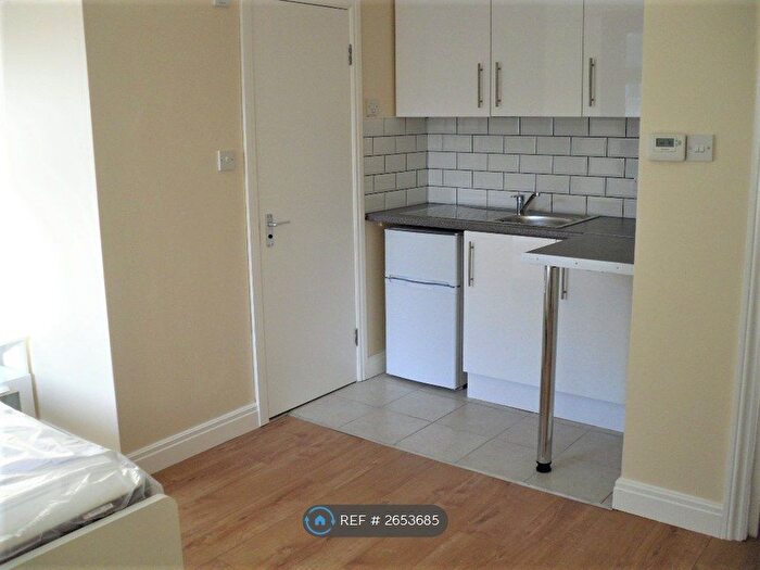 Studio To Rent In Titchfield Road, Enfield, EN3
