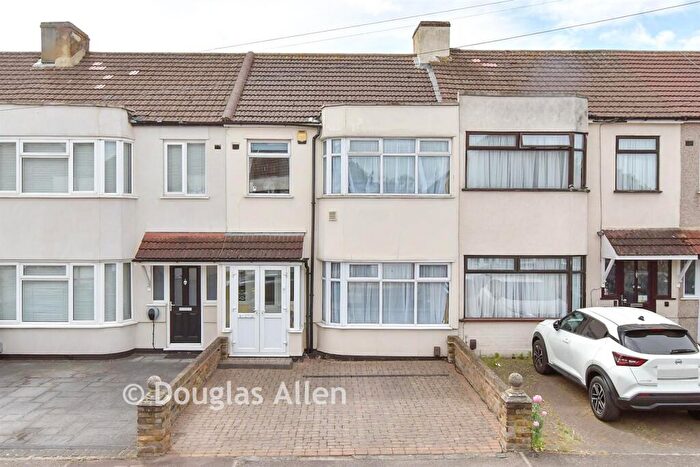 3 Bedroom Terraced House For Sale In Stanley Avenue, Dagenham, Essex, RM8