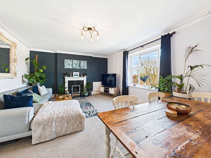 2 Bedroom Flat To Rent In Arlington Road, St Margarets, Twickenham, TW1