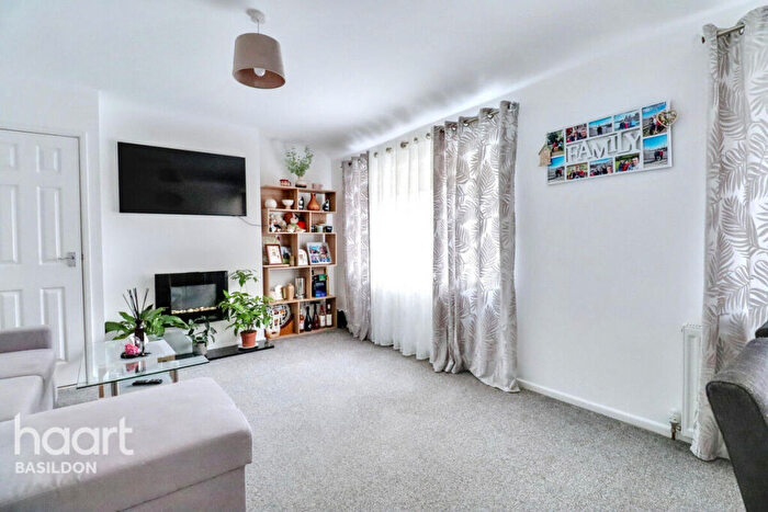 2 Bedroom Maisonette For Sale In King Edward Road, Basildon, SS15