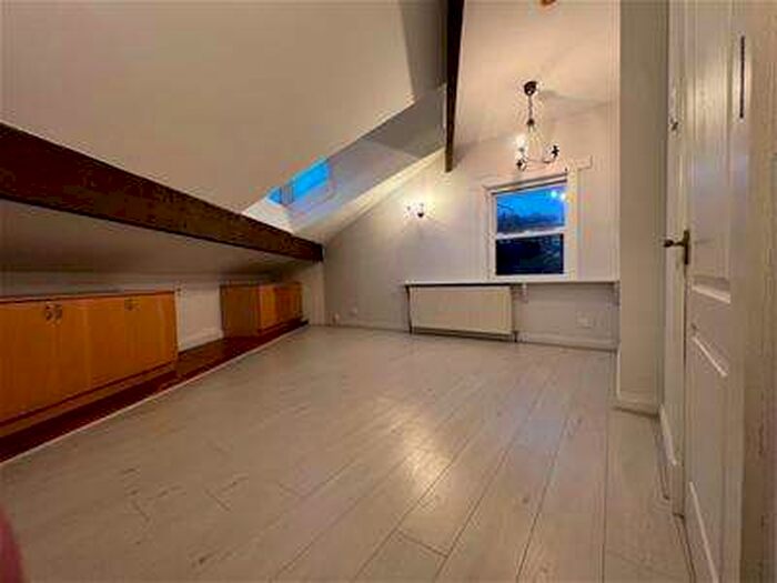 1 Bedroom Apartment To Rent In Lees Road, Mossley, Ashton-under-lyne, OL5