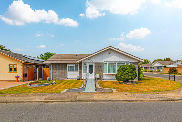 2 Bedroom Detached Bungalow For Sale In Princes Avenue, Benfleet, SS7