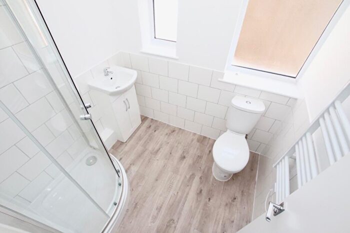 2 Bedroom Apartment To Rent In Bedroom Apartment | The Avenue | Available, SO17