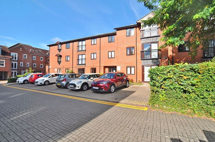 1 Bedroom Flat For Sale In Regal Court, Bancroft, Hitchin, SG5