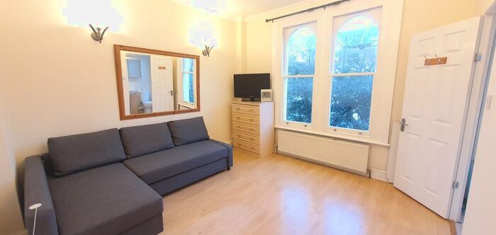 Studio To Rent In Lowfield Road, West Hampstead, NW6