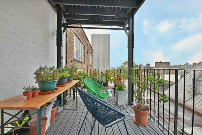 1 Bedroom Flat To Rent In Holloway Road, Islington, N19