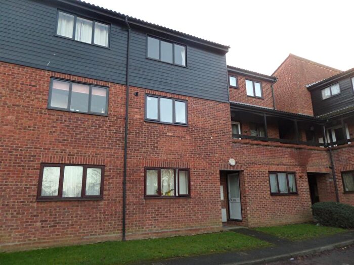 1 Bedroom Flat To Rent In Wordsworth Court, Hatfield, AL10