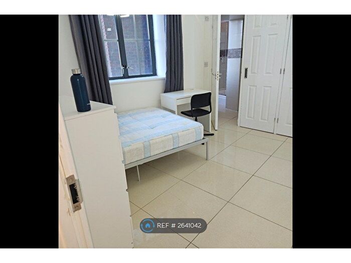 2 Bedroom Flat To Rent In Commercial Street, London, E1