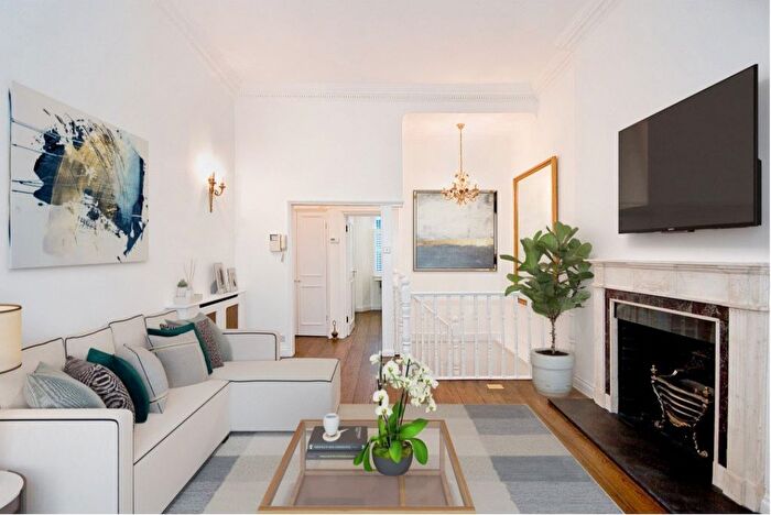 2 Bedroom Maisonette To Rent In Ovington Square, Chelsea, SW3