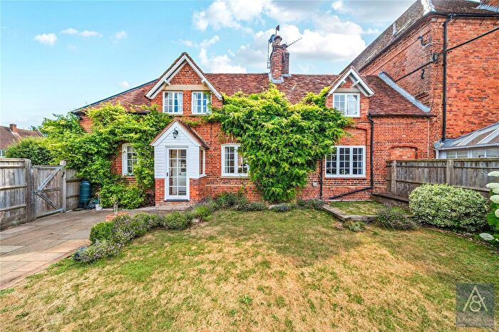 3 Bedroom Semi-Detached House For Sale In Addington, Buckingham, MK18