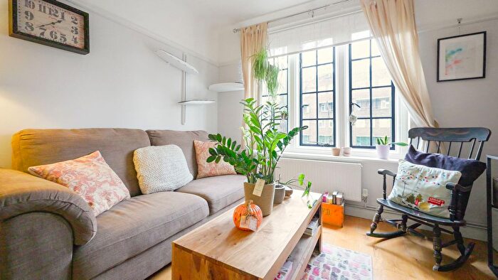 2 Bedroom Flat To Rent In Mortimer Crescent, Hillsborough Court Mortimer Crescent, NW6