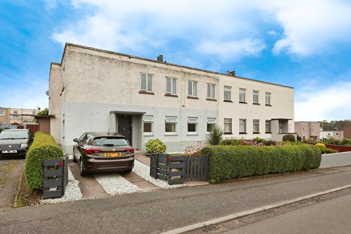 3 Bedroom Flat For Sale In Beveridge Street, Dunfermline, Fife, KY11