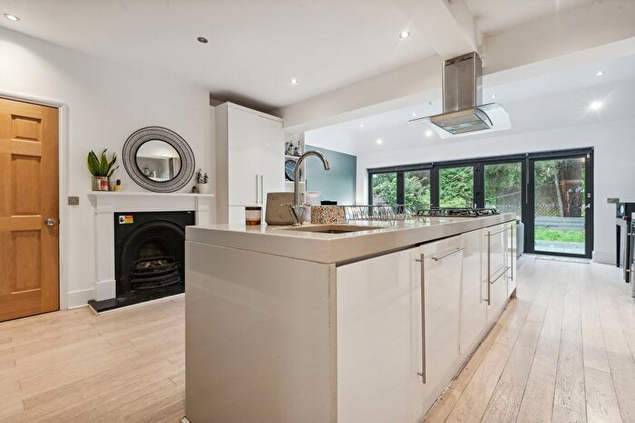 4 Bedroom Terraced House To Rent In Broadwater Road, Tooting Broadway, SW17