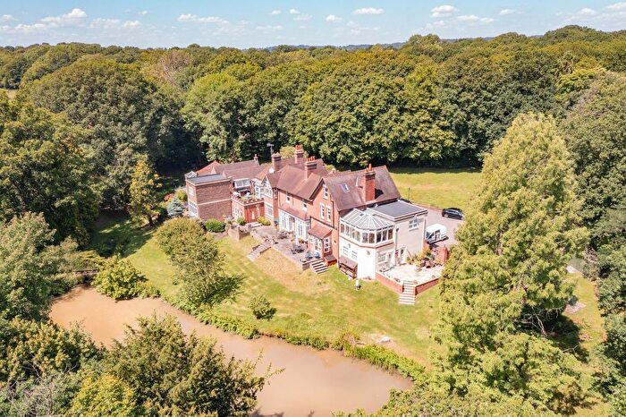 2 Bedroom Flat For Sale In Carlton Road, Godstone, RH9