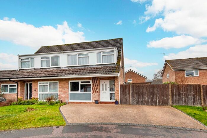 3 Bedroom Semi Detached House For Sale In Streatfeild, Edenbridge, TN8