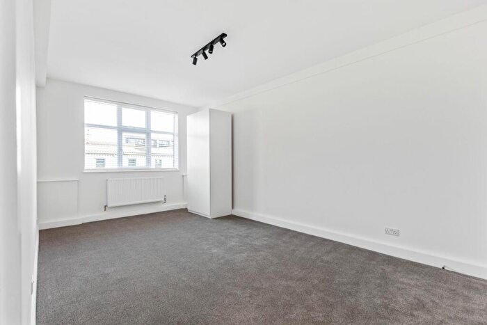 3 Bedroom Flat To Rent In Flat Digby Works, E9