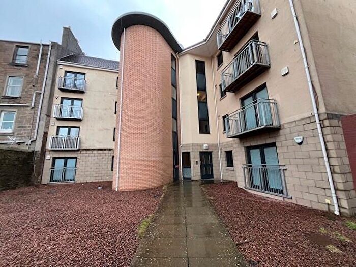 2 Bedroom Flat To Rent In Milton Street, Dundee, DD3