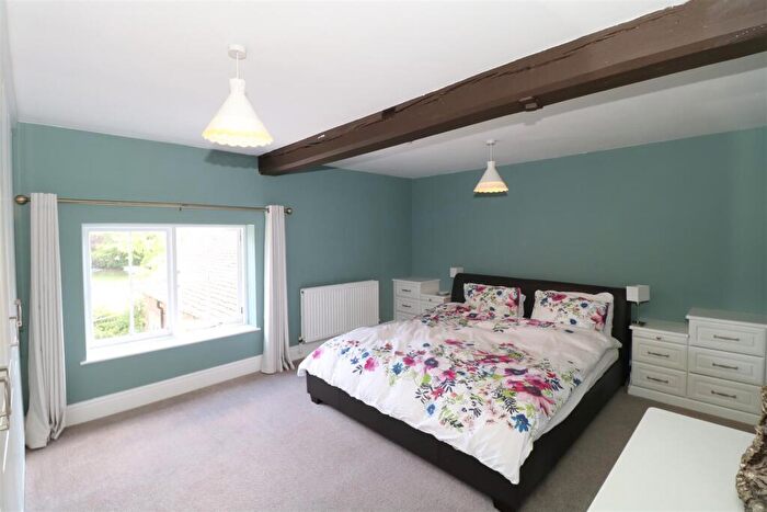 2 Bedroom Apartment To Rent In Fieldgate Lane, Kenilworth, CV8