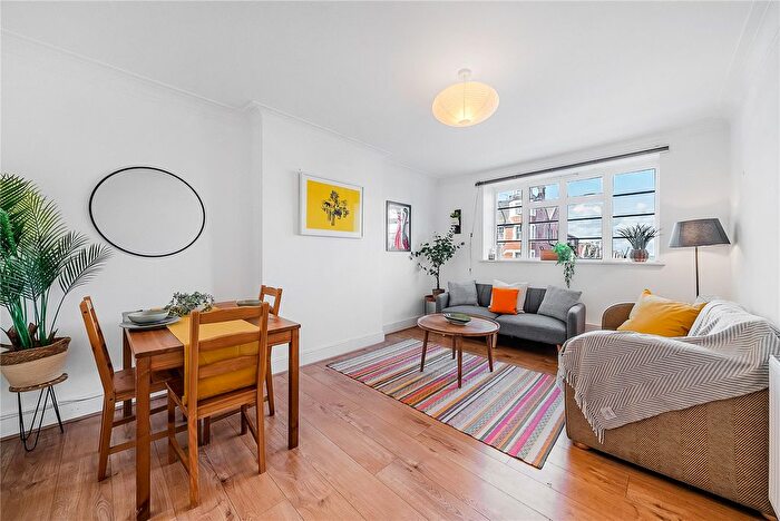 1 Bedroom Flat For Sale In Streatham High Road, London, SW16