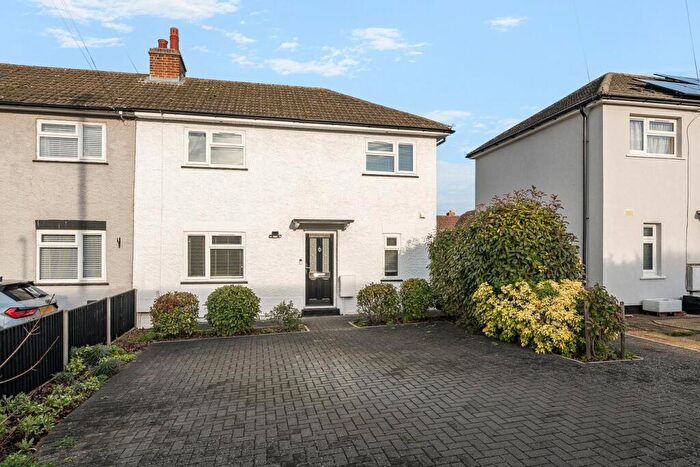 3 Bedroom Semi-Detached House For Sale In Fildyke Road, Meppershall, Shefford, SG17
