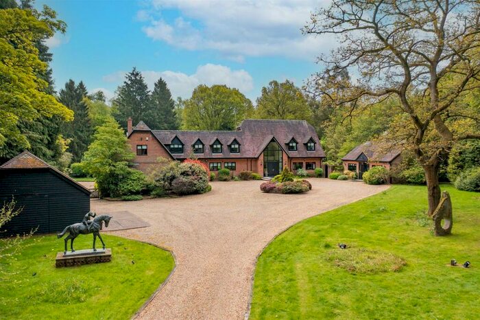 6 Bedroom Detached House For Sale In Cholesbury Road, Wigginton, Tring, HP23