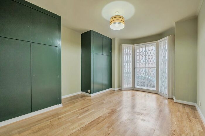 1 Bedroom Flat For Sale In Cromwell Grove, London, W6