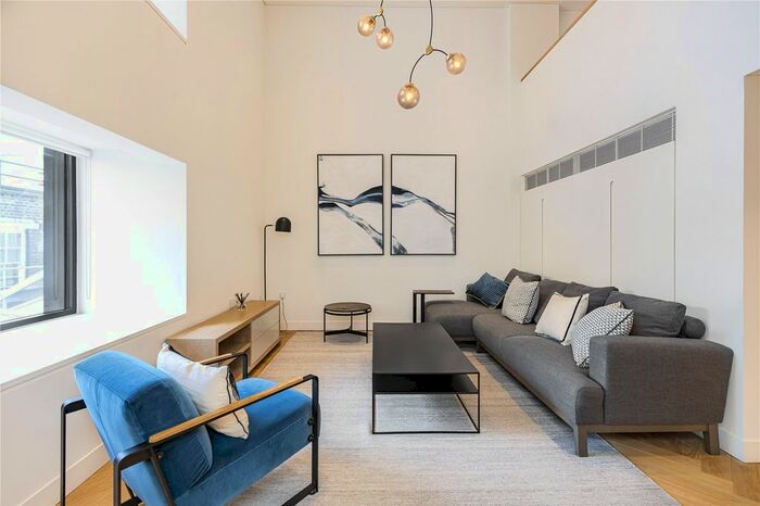 3 Bedroom Flat To Rent In Sherwood Street, London, W1F