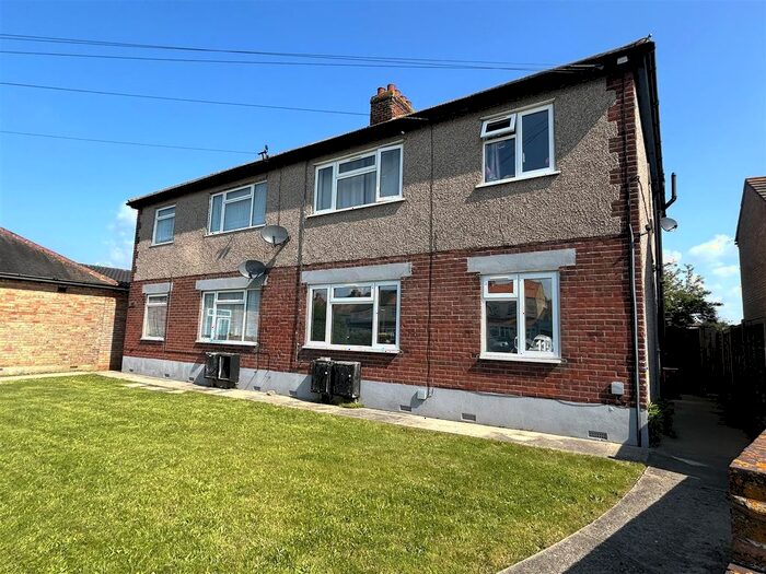 2 Bedroom Flat To Rent In Coppins Road, Clacton-On-Sea, CO15