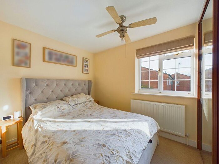 2 Bedroom Terraced House For Sale In Brockhurst Close, Horsham, RH12