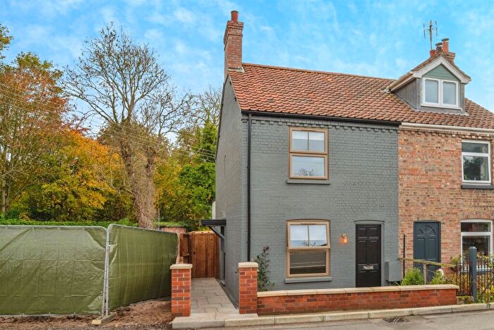 2 Bedroom Character Property For Sale In Norwich Road, Corpusty, Norwich, NR11