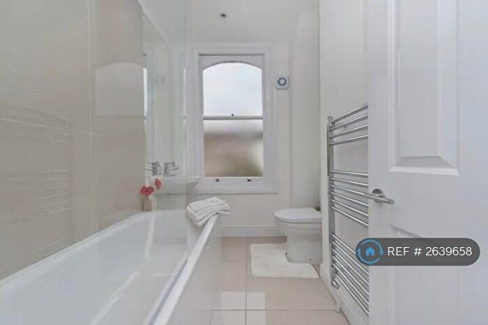 3 Bedroom Terraced House To Rent In Elcot Avenue, London, SE15