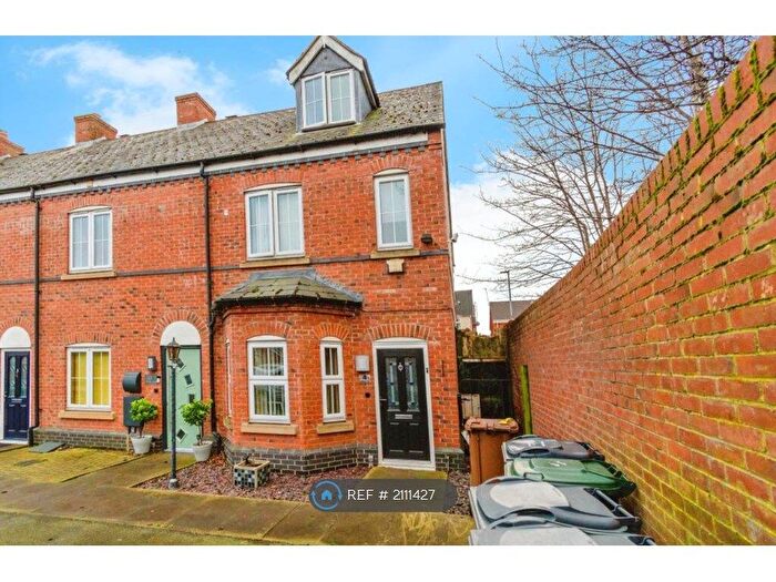 3 Bedroom Terraced House To Rent In London Drive, Willenhall, WV13