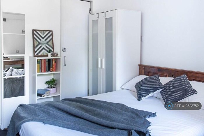 Studio To Rent In Mapesbury Road, London, NW2