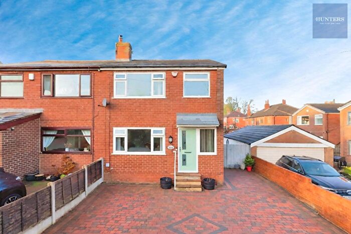 3 Bedroom Semi Detached House For Sale In Carlton Avenue, Pudsey, LS28