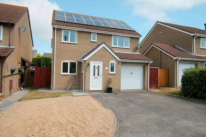 4 Bedroom Detached House To Rent In Kingcup Avenue, Locks Heath, SO31