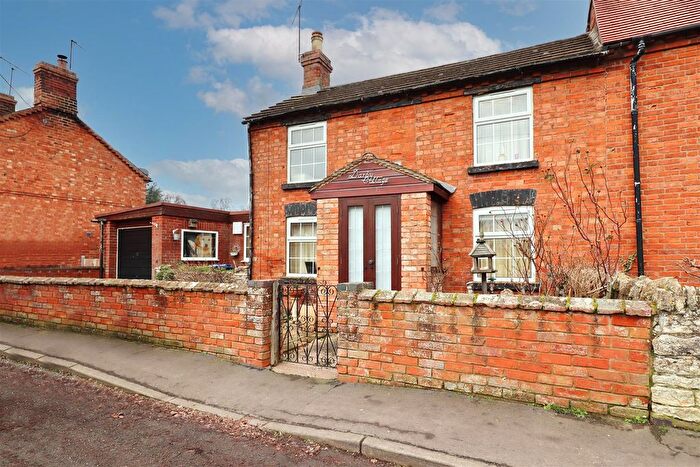 2 Bedroom Cottage For Sale In Church Road, Long Itchington, Southam, CV47