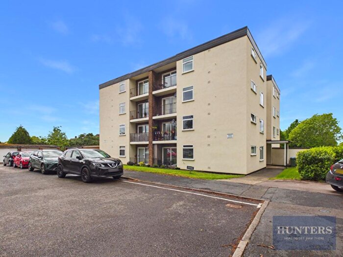 1 Bedroom Flat For Sale In Belworth Court, Cheltenham, GL51