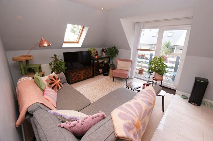 2 Bedroom Flat For Sale In Louise Court, Corfe Mullen, BH21