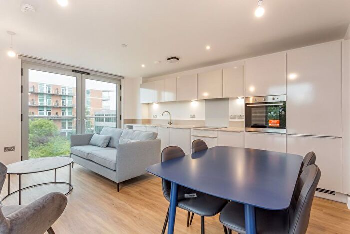 2 Bedroom Apartment To Rent In Solstice Apartments, Milton Keynes Milton Keynes, MK9