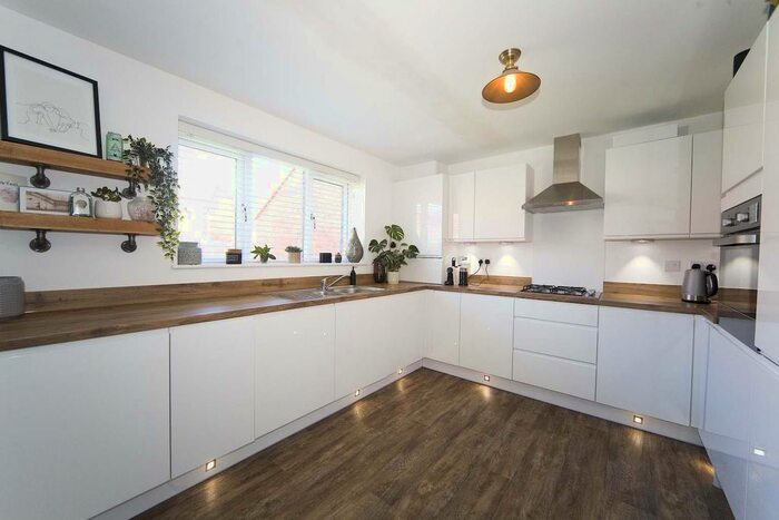 4 Bedroom Detached House For Sale In Redgrave Avenue, Hartlepool, TS26