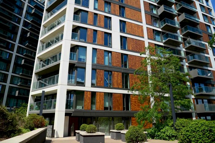 2 Bedroom Flat To Rent In Hampton Apartments, Royal Arsenal Riverside, SE18