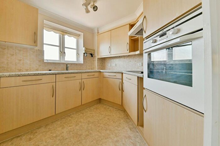 2 Bedroom Retirement Property For Sale In Paynes Park, Hitchin, SG5