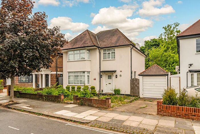 4 Bedroom Property To Rent In Corringway, Ealing, W5