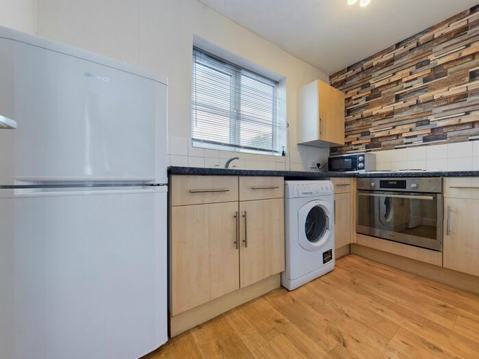 1 Bedroom Flat To Rent In Marlborough Avenue, Princes Avenue, Hull, HU5