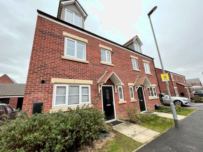 4 Bedroom Semi-Detached House To Rent In Clovelly Drive, Hampton Gardens, Peterborough, PE7